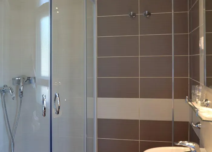 Garda Hotel 3*