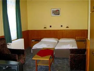 Garda Отель Сомбатхей