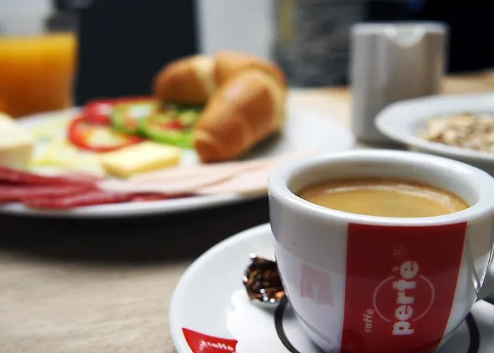 Отель Garda Сомбатхей